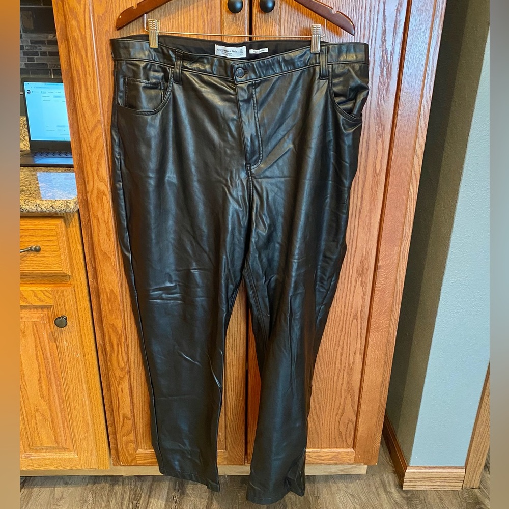 Abercrombie & Fitch Vegan Leather Pants Womens Size 20 Black Straight Leg Curve